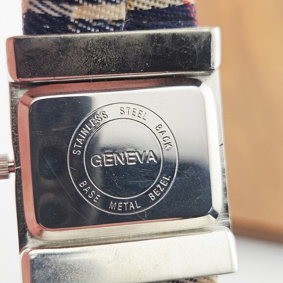 Geneva Women's Silver Tone Bracelet Cuff Watch Navy Blue Preppy Old Money - Picture 6 of 7